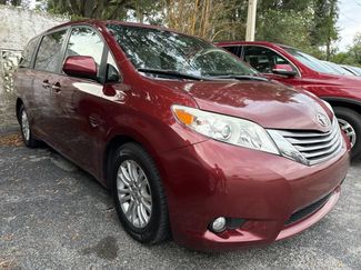 Used 2016 Toyota Sienna XLE Premium FWD video 1