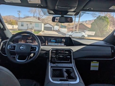 New 2026 Nissan Armada SL image 7