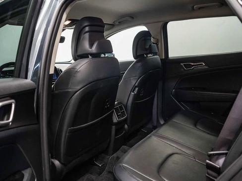 Used 2023 Kia Sportage EX image 18