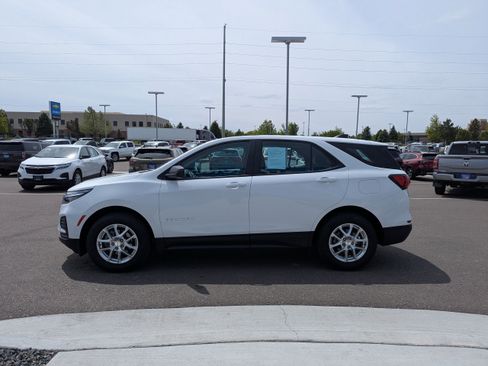 Certified 2022 Chevrolet Equinox LS w/ LPO, Floor Liner Package AWD/4WD image 9