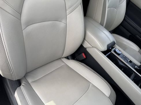 Used 2022 Nissan Pathfinder SL AWD/4WD image 29