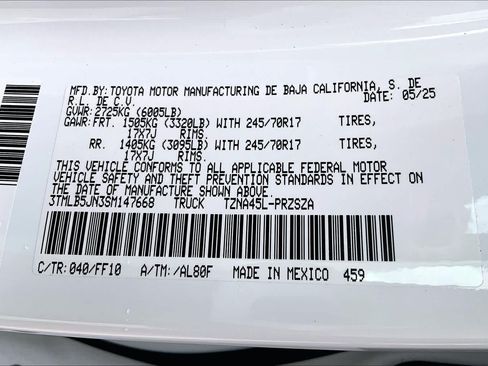 Used 2025 Toyota Tacoma SR5 AWD/4WD image 34