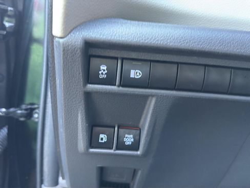 Used 2023 Toyota Sienna XLE FWD image 18