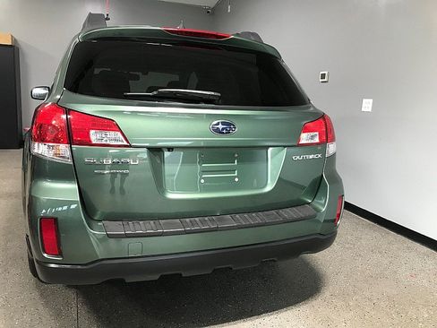 Used 2013 Subaru Outback 2.5i Limited AWD/4WD image 4