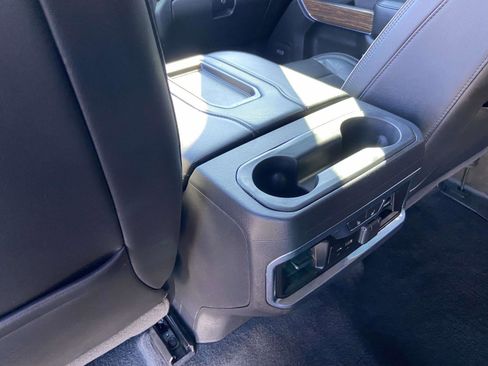 Used 2020 Chevrolet Silverado 1500 High Country w/ Technology Package image 4