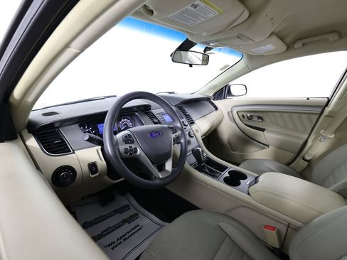 Used 2015 Ford Taurus SE image 10
