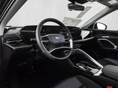 New 2025 Audi Q5 Premium image 10