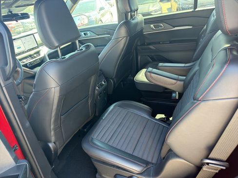 Used 2025 Ford Explorer ST-Line AWD/4WD image 16