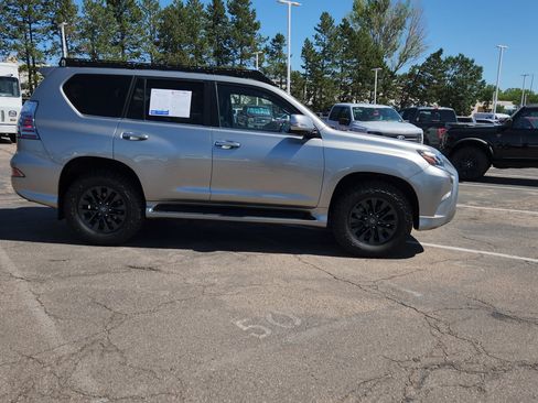Used 2023 Lexus GX 460 Premium w/ Premium Package AWD/4WD image 12