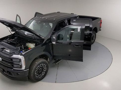 New 2025 Ford F350 Platinum w/ FX4 Off-Road Package image 42