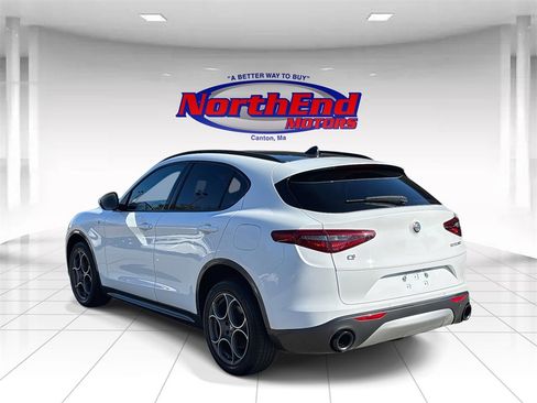 Used 2022 Alfa Romeo Stelvio Ti image 5