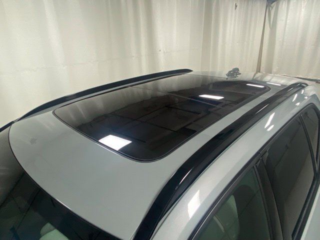 Certified 2026 Volvo XC40 B5 Plus AWD/4WD image 6