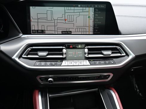 Used 2022 BMW X6 xDrive40i w/ M Sport Package image 14