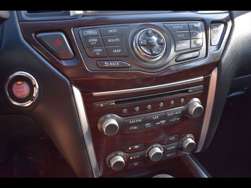 Used 2015 Nissan Pathfinder Platinum AWD/4WD image 12