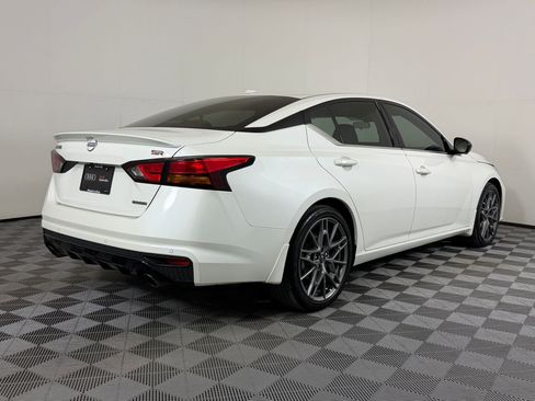 Used 2024 Nissan Altima 2.0 SR image 9