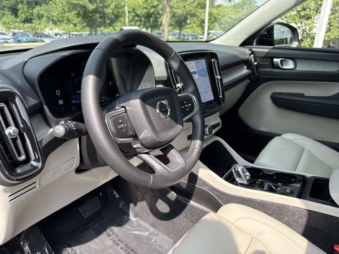 Used 2023 Volvo XC40 B5 Ultimate w/ Protection Package Premier AWD/4WD image 28