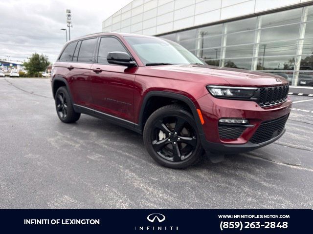Used 2023 Jeep Grand Cherokee Limited w/ Black Appearance Package AWD/4WD image 1