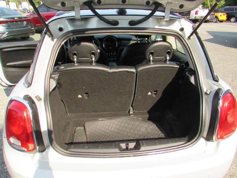 Used 2016 MINI Cooper 2-Door Hardtop image 10