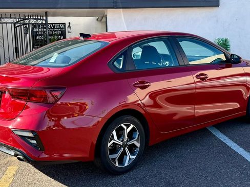 Used 2021 Kia Forte LXS FWD image 5