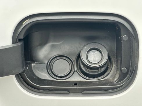 Used 2023 Chevrolet Silverado 2500 LTZ image 27