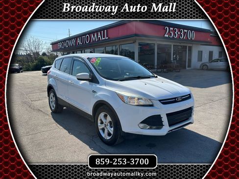 Used 2014 Ford Escape SE image 1