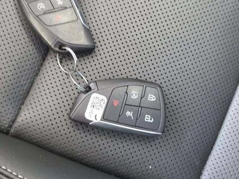 Used 2023 Buick Envision Essence w/ Sport Touring Package FWD image 13
