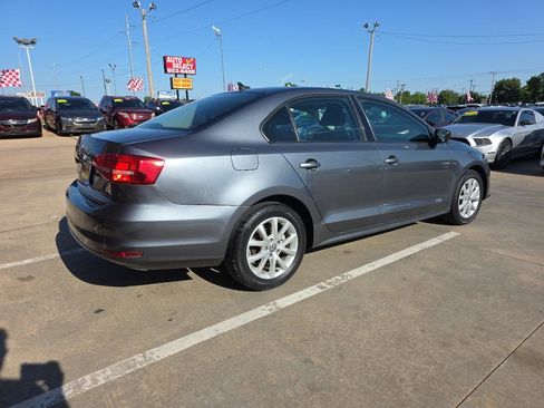 Used 2015 Volkswagen Jetta SE FWD image 5