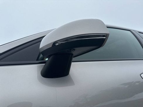 Used 2025 Volvo V60 B5 Cross Country Plus image 12