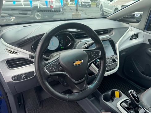Used 2017 Chevrolet Bolt Premier w/ Driver Confidence II Package FWD image 7