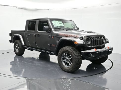 New 2025 Jeep Gladiator Mojave image 3