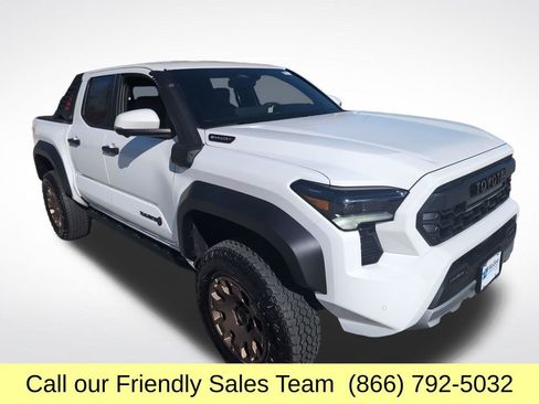 New 2025 Toyota Tacoma Trailhunter image 7
