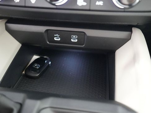 Certified 2025 Honda Accord SE image 19