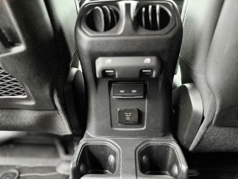 Used 2022 Jeep Wrangler Unlimited Rubicon w/ Steel Bumper Group image 26