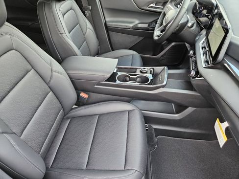 New 2027 Chevrolet Equinox LT w/ Convenience Package II FWD image 15