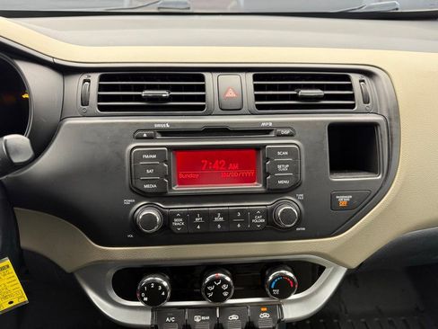 Used 2015 Kia Rio LX image 28