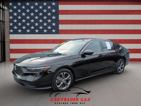 Used 2023 Honda Accord EX image 2