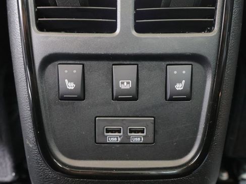 Used 2022 Chrysler 300 S w/ Comfort Group RWD image 19