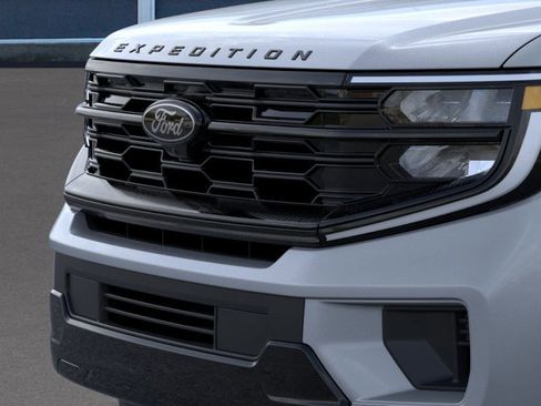 New 2026 Ford Expedition Platinum image 17