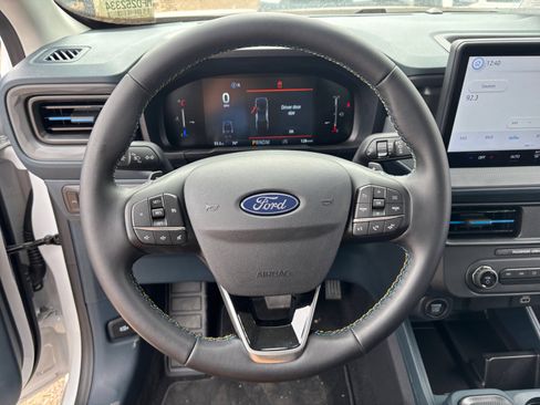 New 2025 Ford Maverick Lobo image 9