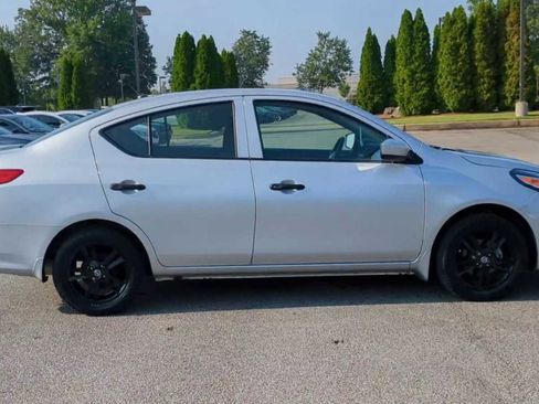 Used 2019 Nissan Versa S Plus image 9