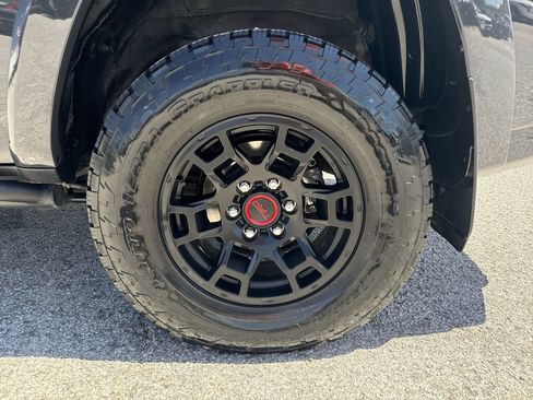 Certified 2024 Toyota 4Runner TRD Off-Road Premium w/ Off Road Premium Plus Package AWD/4WD image 18