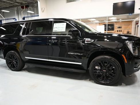 New 2026 GMC Yukon XL Denali image 4