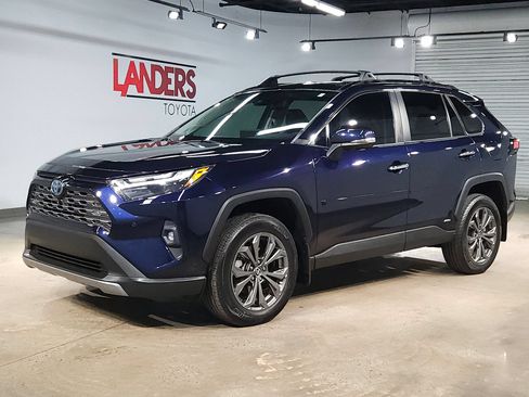 Used 2022 Toyota RAV4 Limited AWD/4WD image 3