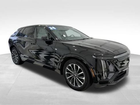 Used 2024 Cadillac Lyriq Sport image 8