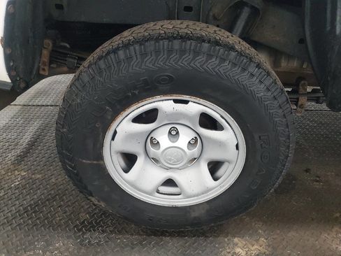 Used 2016 Toyota Tacoma SR5 RWD image 16