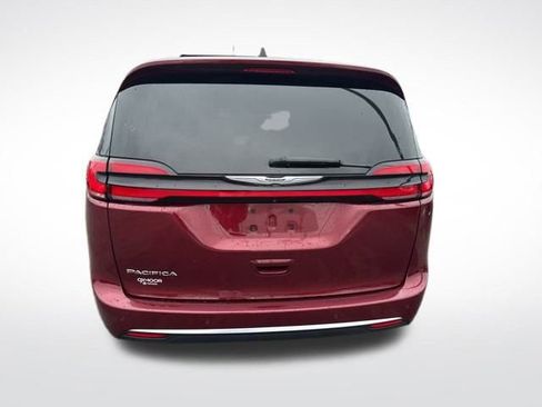 Used 2023 Chrysler Pacifica Pinnacle image 4