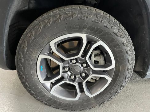 Used 2022 Jeep Grand Cherokee Trailhawk AWD/4WD image 4
