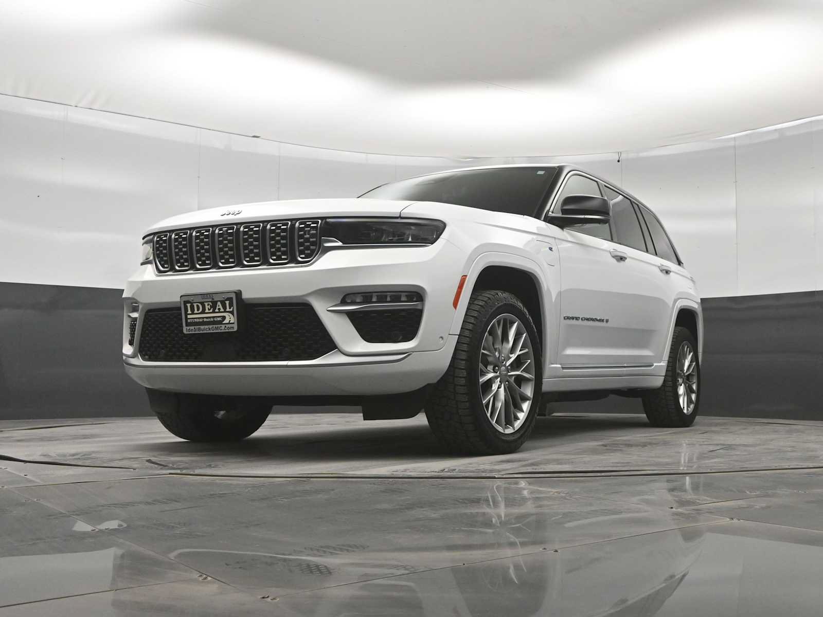Used 2022 Jeep Grand Cherokee Summit w/ Advanced Protech Group IV AWD/4WD image 34