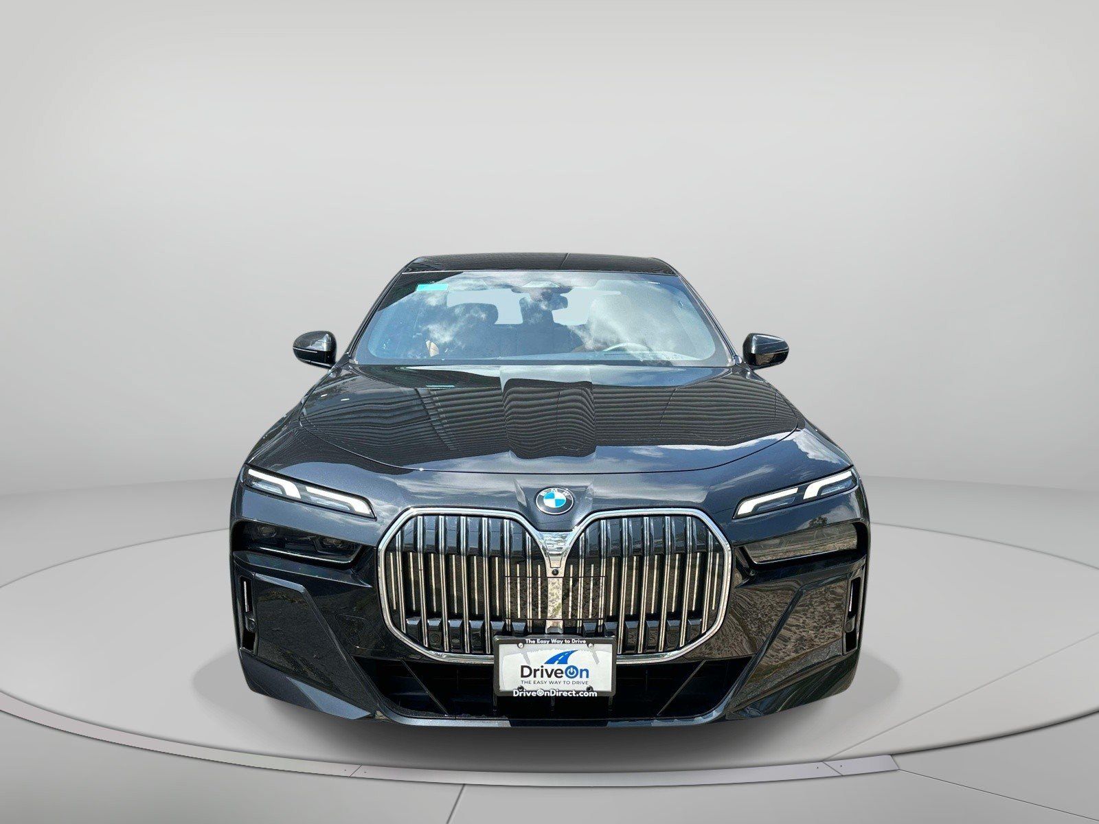 Used 2023 BMW 740i w/ Parking Assistance Package RWD image 6