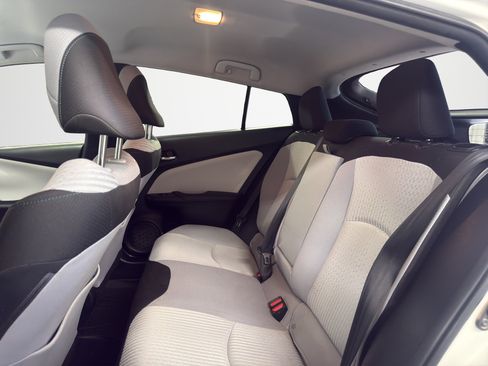 Used 2017 Toyota Prius Two w/ Prius Two Safety Plus Package FWD image 14
